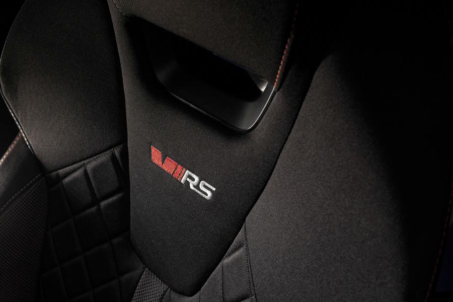 Детали интерьера Skoda Octavia RS iV Combi 2020 года  (WW) (фото 20 из 22)